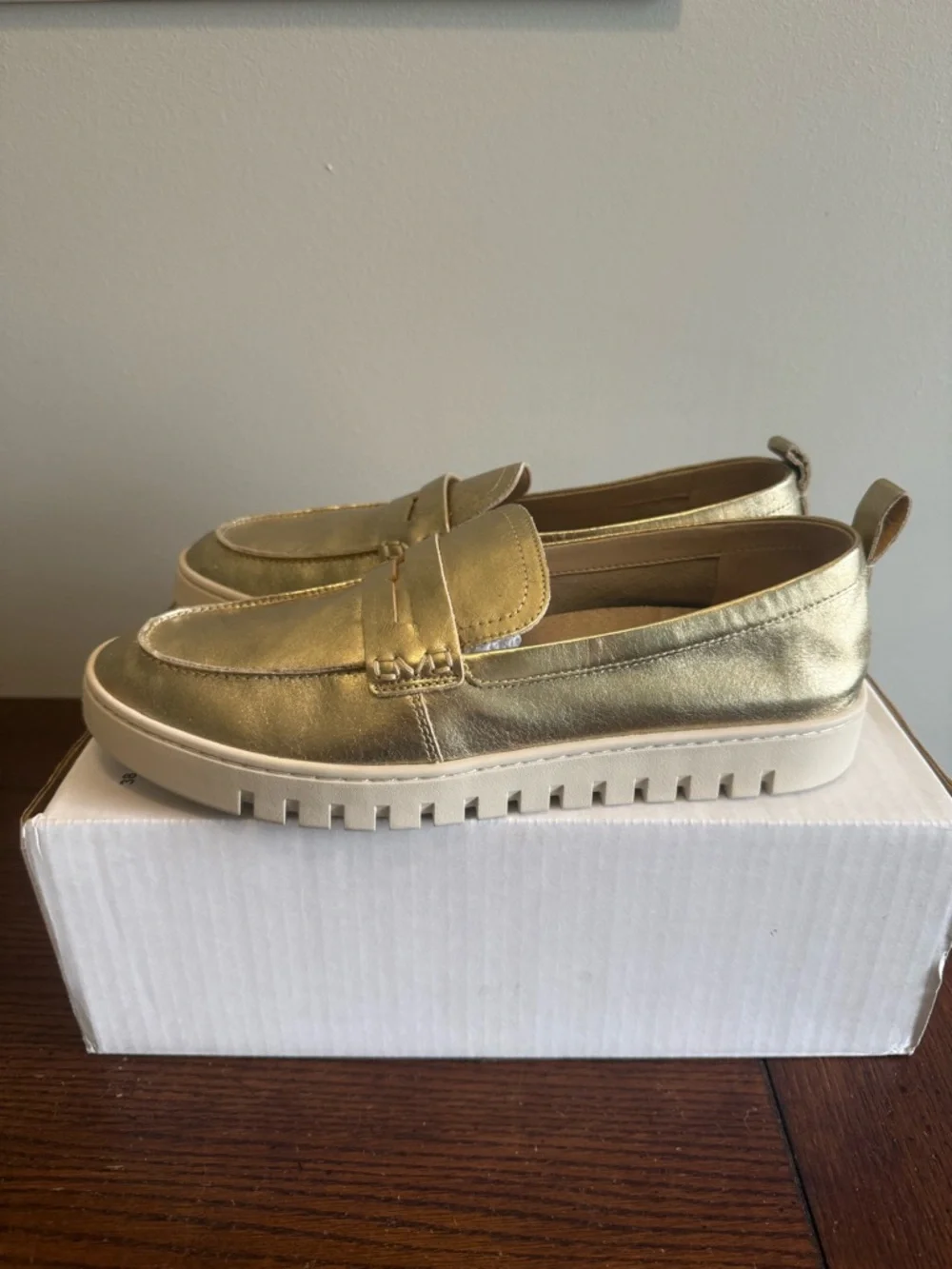 Vionic Uptown Metallic Gold Platform‎ Penny Loafers NEW 10.5 wide